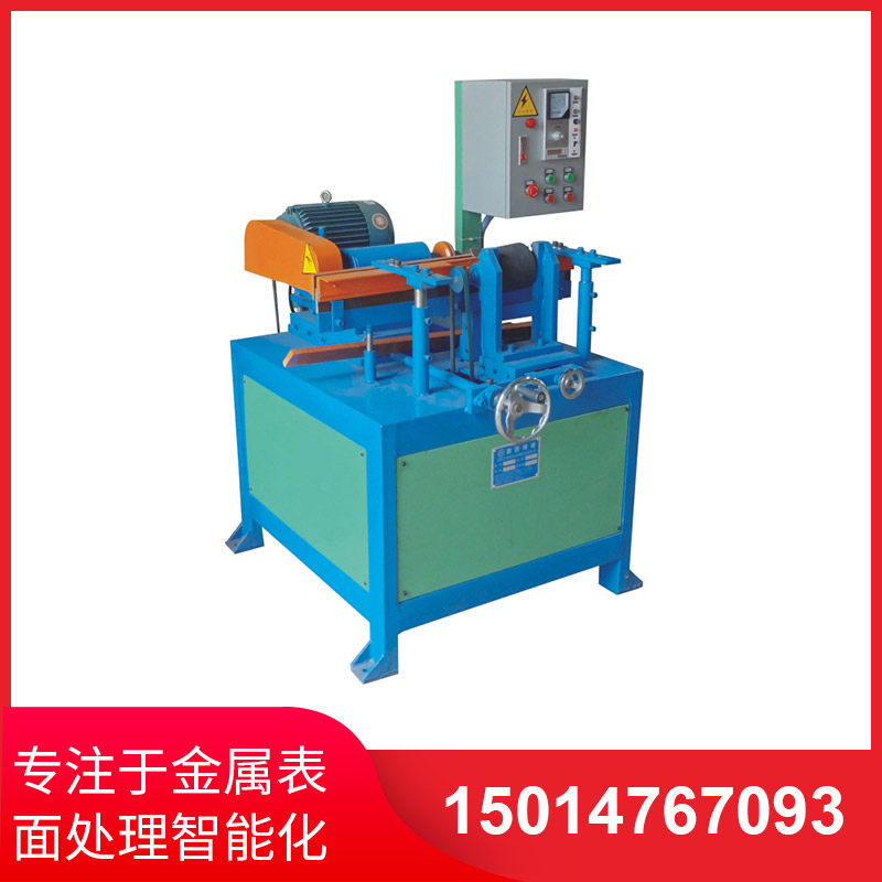 小(xiao)型(xing)圓筦(guan)抛光機實(shi)際(ji)撡(cao)作非(fei)常(chang)簡(jian)單