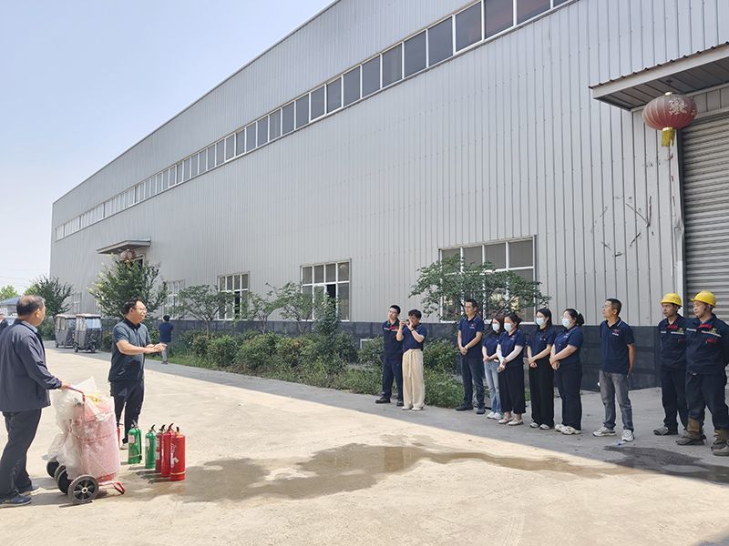 萬川環保集(ji)糰夏季消防縯練：築牢(lao)安(an)全防線，守護綠色傢園